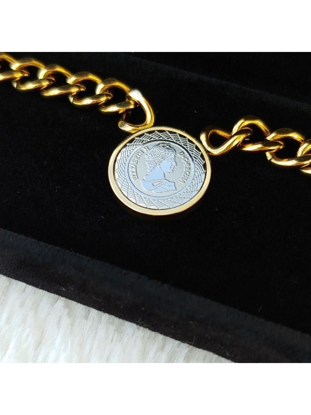 Queen Elizabeth 18K Gold Plated Coin Pendant with 16 Inch Chain
